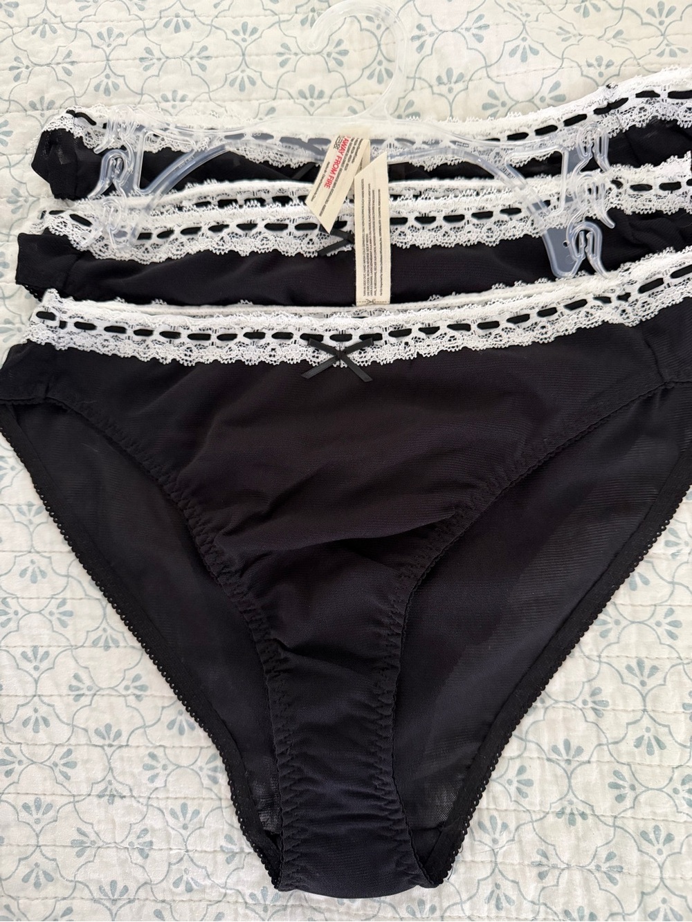 Free People so sweet lace Black Bikini Briefs with White Lace Trim L- Set of 3